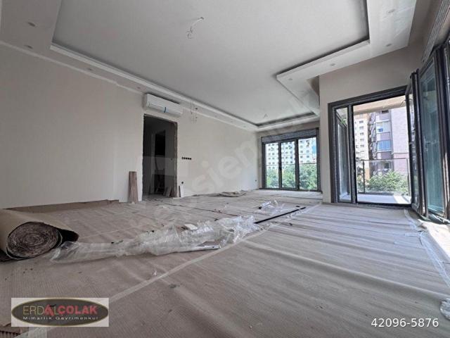 ÖZGÜRLÜK PARKIN'A CEPHE 125 M2 NET GENİŞ BALKONLU SİTE'DE 4+1