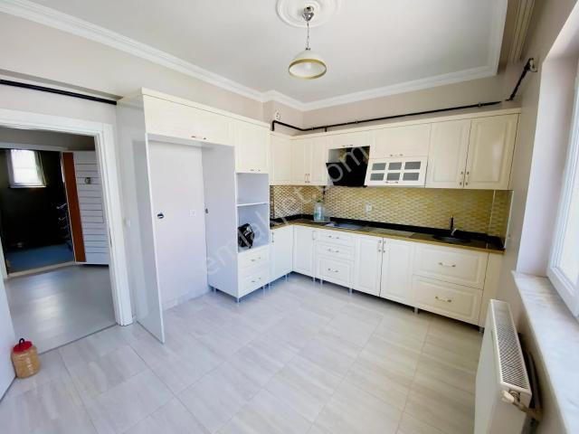 Özhan'dan Yeşiltepe'de 3+1 Kiralık Daire