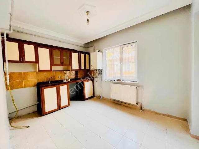 Özhan'dan Zafer Mahallesin'de 2+1 Kiralık Daire