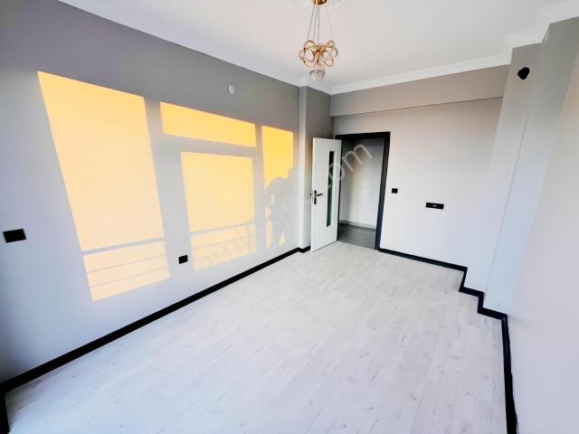 Özhan'dan Çamurlu Mahallesin'de 3+1 Kiralık Lüx Daire
