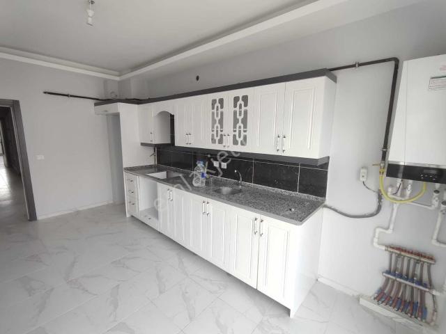 Özhan'dan İlyas Mahallesin'de 3+1 Kiralık Daire