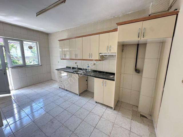 Özhan'dan İstiklal Mahallesin'de 3+1 Kiralık Daire