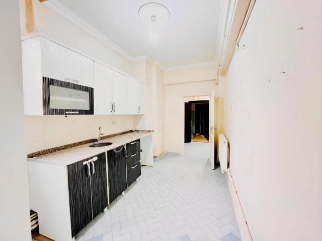 Özhan'dan Küçük Mustafapaşa Mahallesin'de 3+1 Kiralık Daire