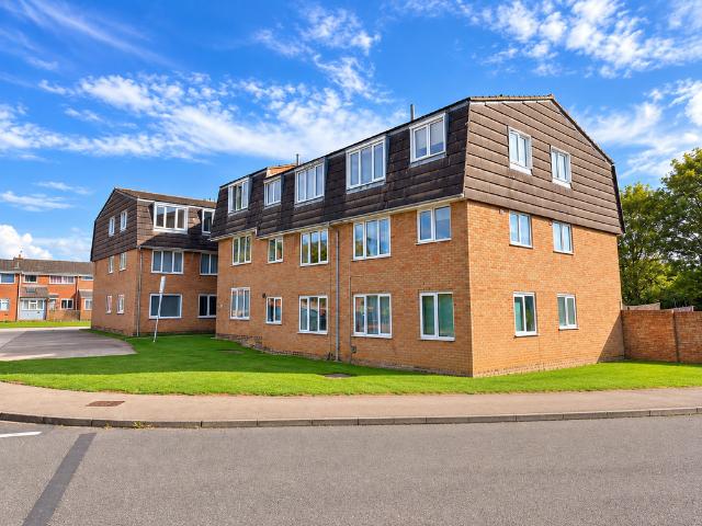 Ozier Court, Essex CB11 2 bed apartment to rent £1,150 pcm £265 pw