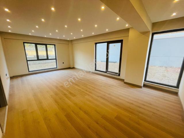 Özkandan Umurbeyde 15 Güne Teslim Satılık 4+1 165 M Bahçe Dublex