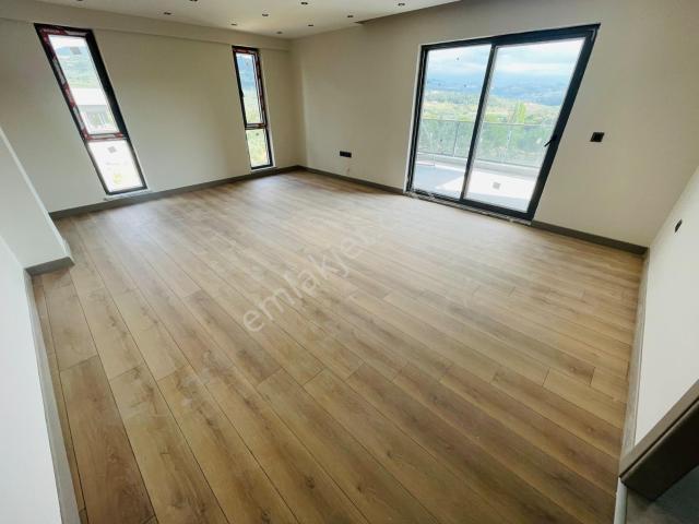 Özkan'dan Umurbey'de 212m² 4+1 Satılık Çatı Dublex