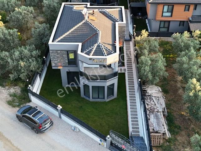 Umurbeyde Özel Yapım Müstakil Bahçe Satılık 4+1 Lüx Yapılı Villa