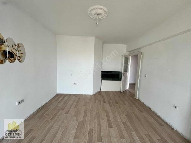 Özkesen Gayrimenkul'den Acil Satılık 3+1 Daire