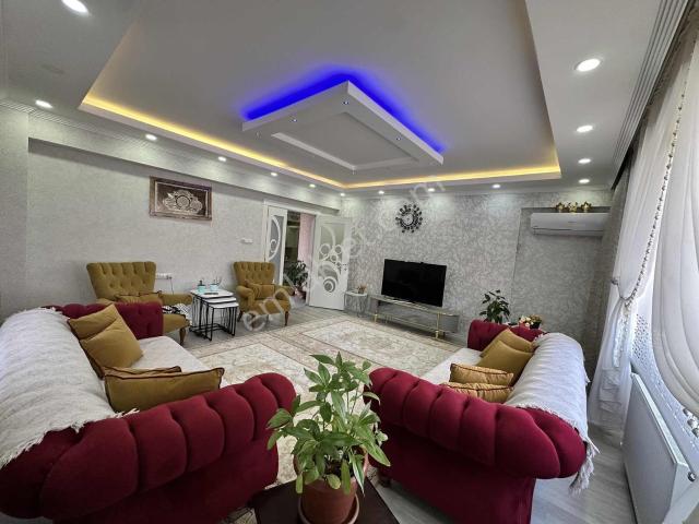 Özkesen Gayrimenkul'den Satılık 3+1 Ultra Bakımlı Daire