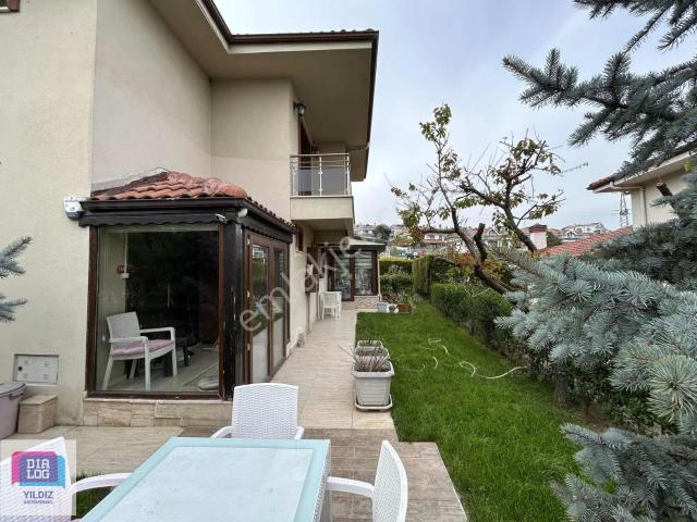 Özlüce 19 Mayıs Mah.prestijli Sitede, 6+1,havuzlu Satılık Villa