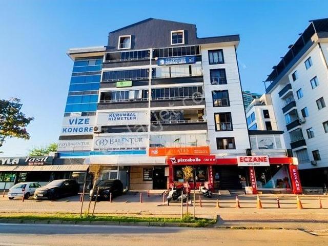 Özlüce Bulvarı Üzerinde 160 M² 3+1 3 Cepheli Geniş Ferah Daire