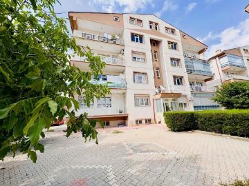 Özlem Yardımcı'dan Buhara Mah'de Bakımlı Kiralık 3+1 Daire