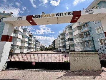 Özlem Yardımcı'dan Işık Gold Sitesinde Satılık Eşyalı 1+1 Daire