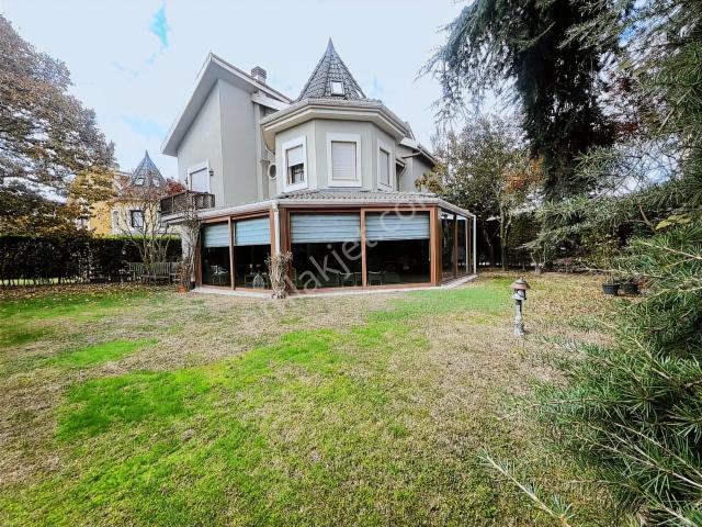 Özlem Aksu. carpediem Villaları Özel Dekor. 8+2 Satılık Villa