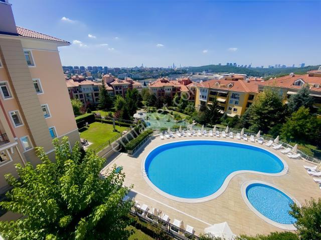 Özlem Aksu. rapsodi Evleri Havuz Göl Cephe 4+1 Kiralık Dubleks