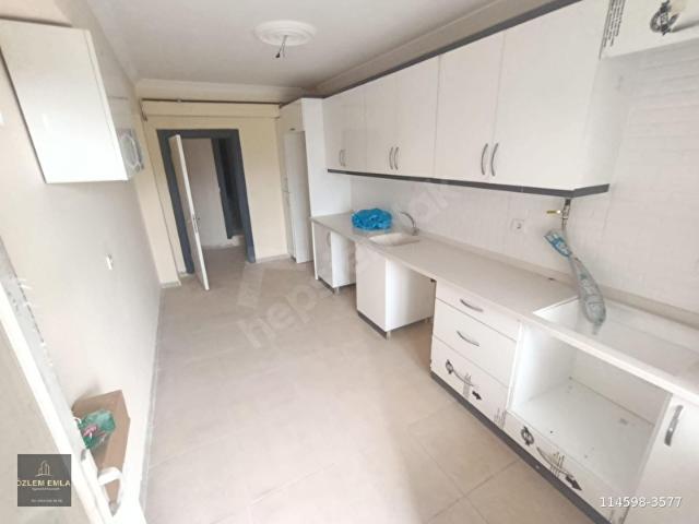ÖZLEM DEN KURTULUŞ CADDESİNDE İSKANI ALINMIŞ 3+1 ÖNCE KİRALIK DAİRE