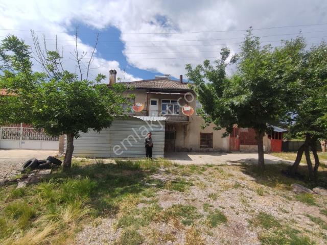 Özpınar.dan 1408 M2 Üç Tapu 2 Katlı 2 Takım Köy Evi Ve Sulubahçe