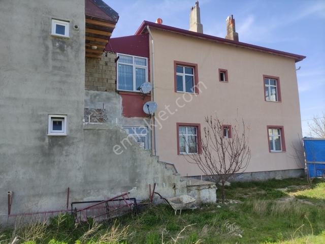 Özpınar,dan Araç Parkı Karşısı 3 Tane Daire 80 M2+ 40 M2+40 M2