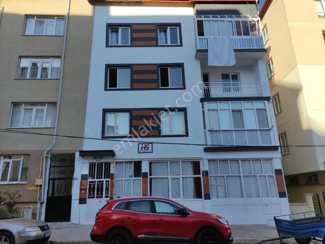 Özpınar,dan Belediye Yakını 3+1 Kombili 3. Kat 2 Balkon 120 M2