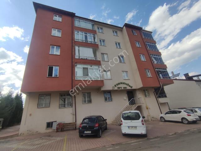 Özpınar,dan Şehremini Apt 2.kat 3+1 140 M2 Kombili Çift Balkonlu