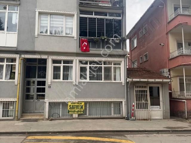 Özsoy Emlak'dan Edirne Lisesi Karşısı Satılık Zemin Kat 2+1daire
