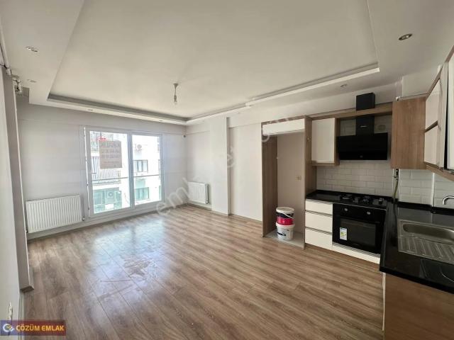 Çözüm Emlak'tan Muradiye Karaali'de 2+1 Ara Kat Kiralık Daire