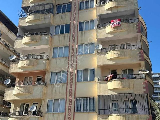 Çözüm Emlak'tan Satılık Dört Odalı Ara Kat Uygun Daıre