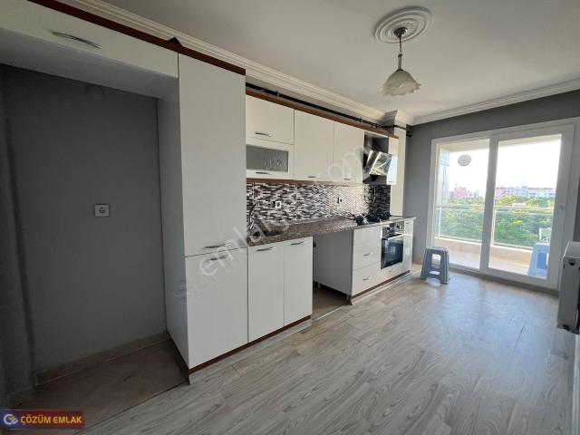 Çözüm Emlak'tan 23 Nisan Parkı Civarı 2+1 Kapalı Mutfak Kiralık