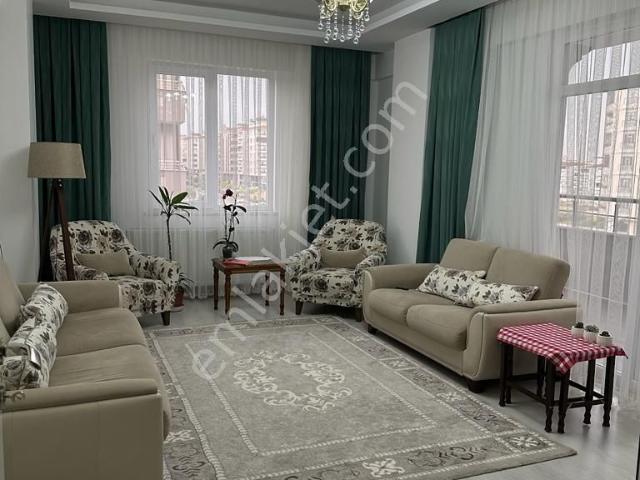 Çözüm Gayrimenkul 2+1 Orta Kat