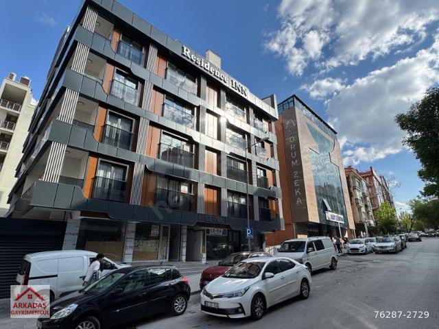 ÖZVEREN SK SIFIR BİNADA LÜKS EŞYALI ARA KATTA BALKONLU 1+1 GENİŞ KİRACILI