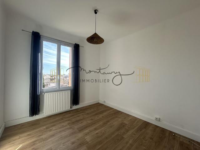 P3 DERNIER ETAGE SECTEUR HOCHE CROIX DE FER NIMES