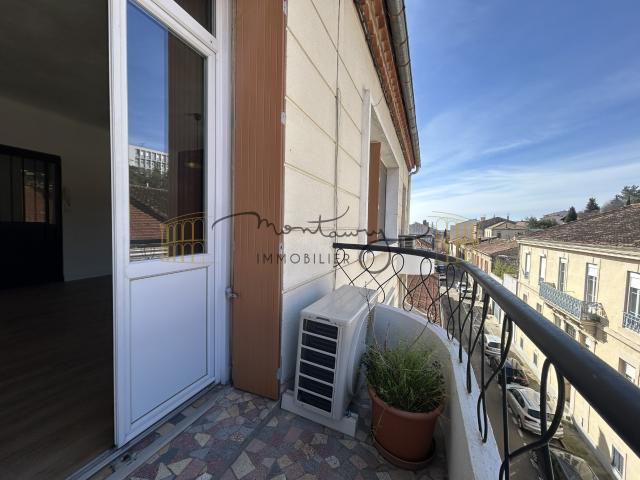 P3 DERNIER ETAGE SECTEUR HOCHE CROIX DE FER NIMES