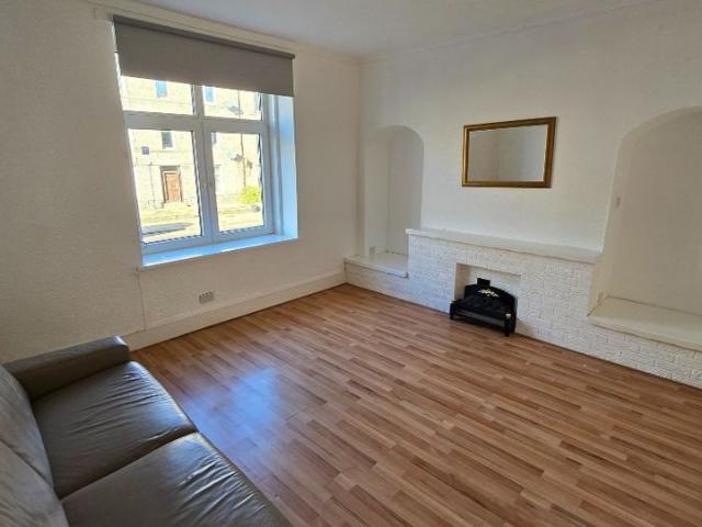P1827: Walker Road, Torry, Aberdeen