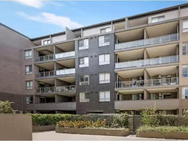 P205/81 86 Courallie Avenue, Homebush West Apartment for rent.