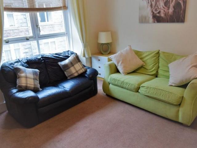 P833: Wallfield Place, Rosemount, Aberdeen