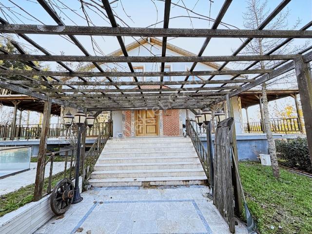 pınarça Köyü Özel Yapım Lüks Havuzlu Villa