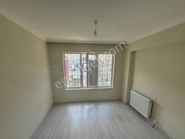 Pınar Mahallesi Acil Satılık 2+1 Yüksek Giriş