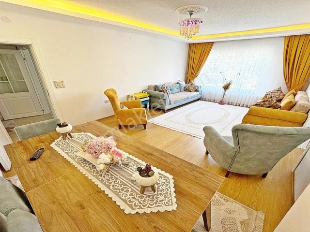Pınarbaşı Mahalle'sinde Ebeveyn Banyolu Yapılı 3+1 Daire
