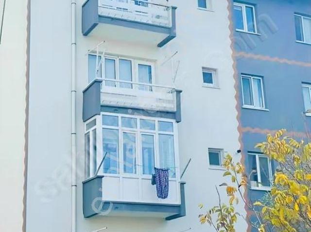 Pınarbaşı Evlerinde Satılık 2+1 İçi Yapılı