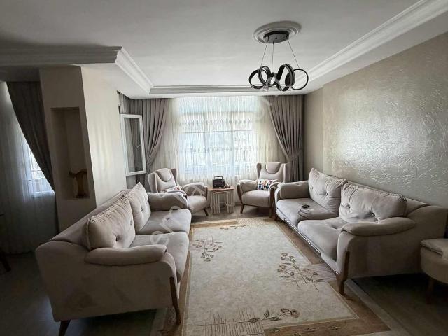 Pınar'da E.banyolu Kilerli Cam Balkonlu Geniş 3+1 Satılık Daire