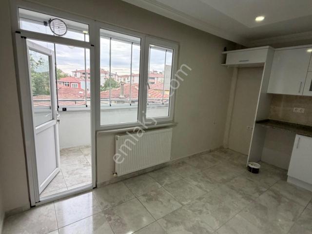 Pınarhisar Dere Mahallesi 3+1 Cam Balkonlu Kiralık Daire