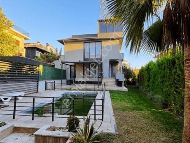 Pınartepe^de Müstakil Havuzlu Fuul Eşyalı Ultra Lüks Villa