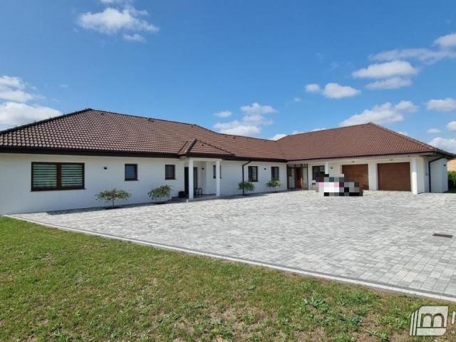 Ekskluzywny dom 304 m² w Płotach polecam