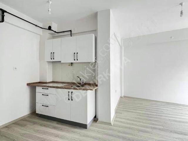 P Çamlıca Mahallesi Satılık 1+1 Apart