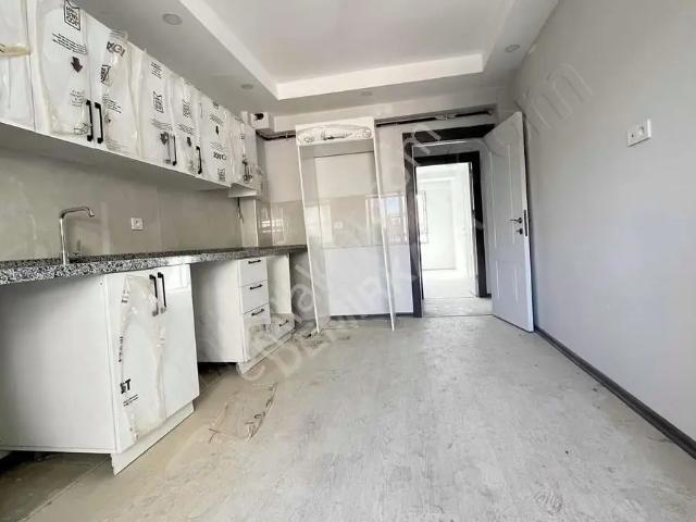 P Emek Mahallesi 2+1 Lüks Kapalı Pazar Yaknı Daire Acil Satılık