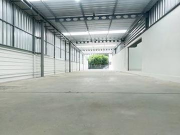 ผ่อนตรงกับโครงการได้ โรงงานใหม่ สไตล์ Contemporary โดนเด่นที่ดีไซด์ คุณภาพวัสดุสูง เย็นสบาย พื้นที่ใช้สอย 970 ตารางเมตร สีม่วงใกล้ถนน 4 เลนส์