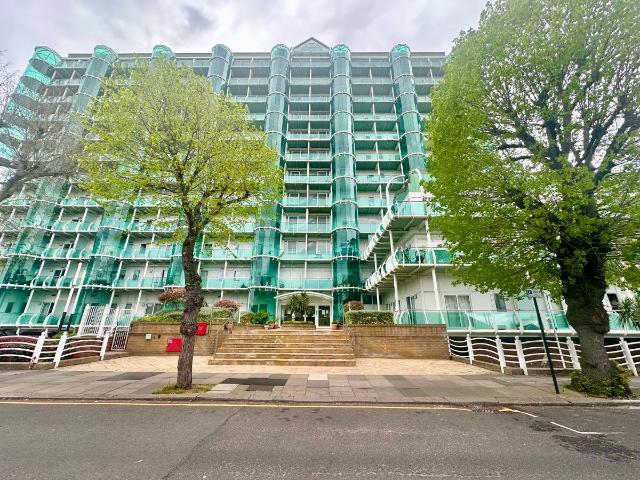 P, Tower Point, Sydney Road, Enfield EN2, 5 bed flat to rent, £2,650 pcm | PrimeLocation