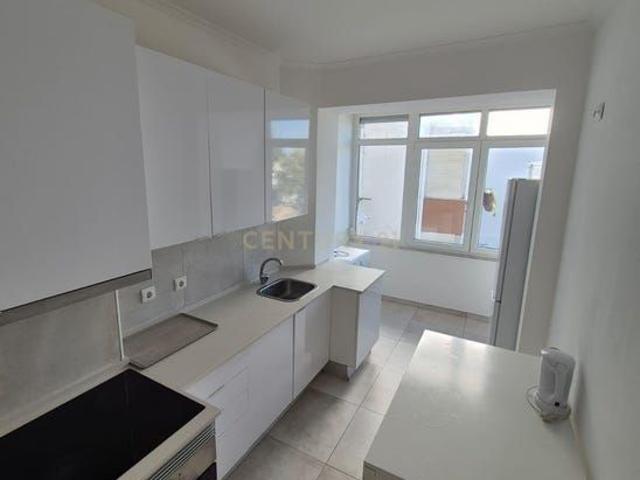 PC GIL VICENTE 2 4 ESQ, Almada, Setúbal Municipality 2800 098