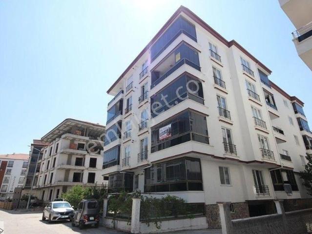 Paşacık Mahallesinde merkezi Konumda Kiralık 3+1 Daire