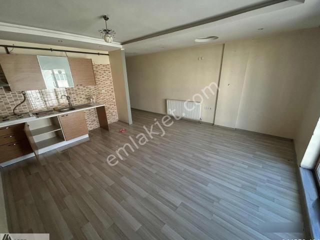 Paşabayır Mah. Geniş Ön Cephe Ara Kat 1+1 Kiralık Daire